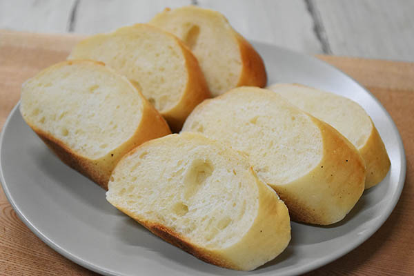 白殻五粉さんのフランスパン